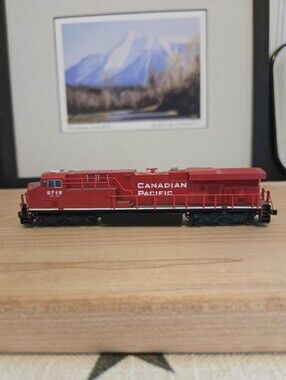 Kato 176-8004 GE ES44AC  GEVO #8718 N Gauge Made In Japan.